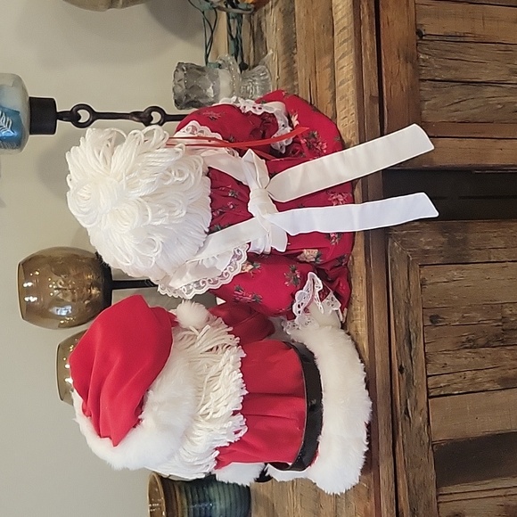 Vintage Mr and Mrs Claus Shelf Sitters - Picture 12 of 16